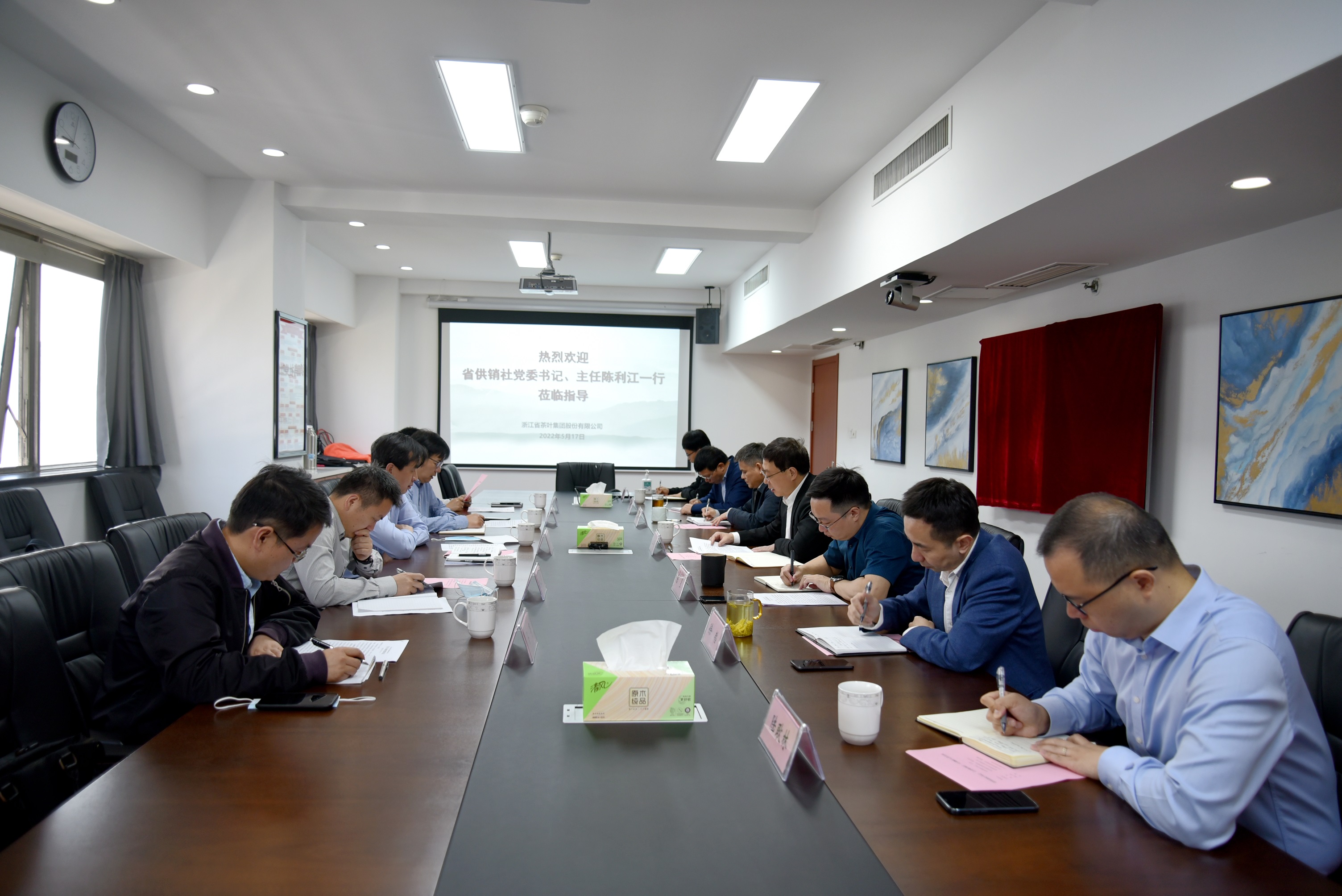 聚焦主責主業(yè)  扎實(shí)做好“白葉一號” 工程產(chǎn)業(yè)幫扶 省供銷(xiāo)社黨委書(shū)記、主任陳利江蒞臨浙茶集團調研指導