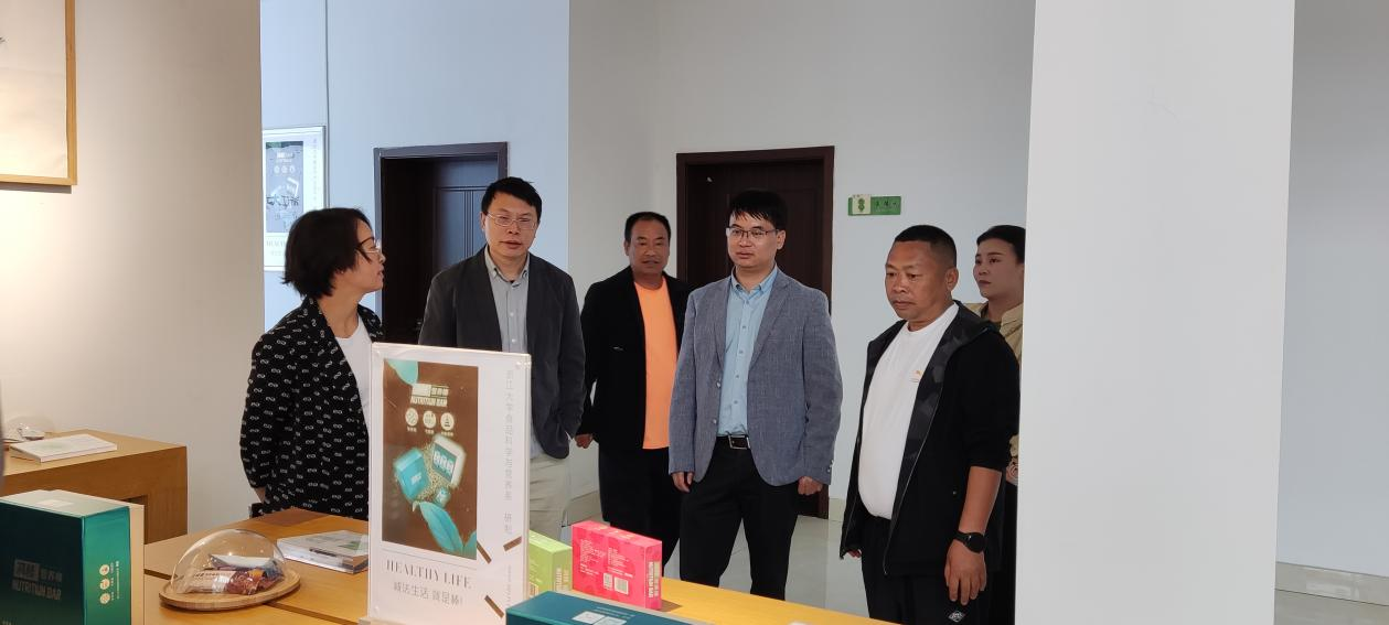 貴州省晴隆縣縣委副書(shū)記巫敏一行蒞臨浙茶集團興合科技公司考察 貴州省晴隆縣縣委副書(shū)記巫敏一行蒞臨浙茶集團興合科技公司考察